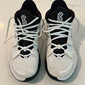 Kyrie 7 TB White